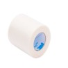 Cinta microporosa de 3¨ Micropore™ color blanco. Medida: 7.5cm x 9.14m Caja con 4 piezas